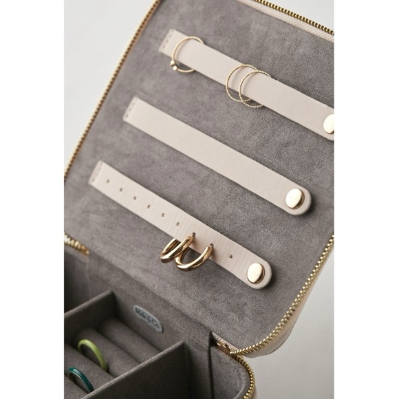 Mele and Co Shiloh Travel Jewelry Case - Picture 5 of 6